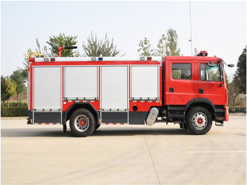 國(guó)六7噸東風(fēng)D9水罐消防車(chē)